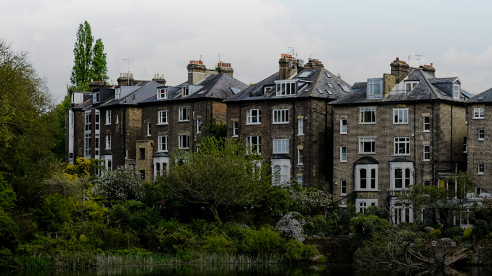 UK houses with pond